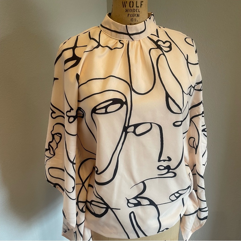 SZ S Cream and Black Abstract Face Blouse